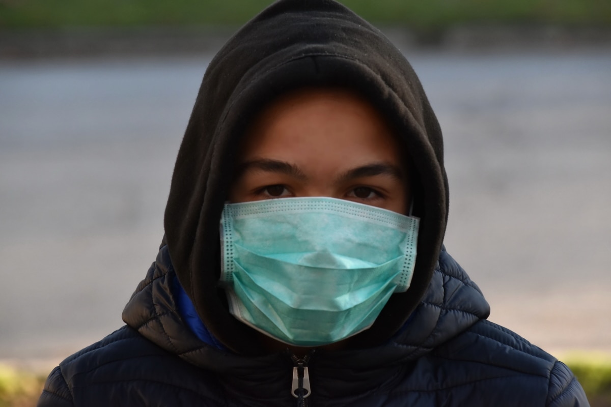 Минздрав рекомендует носить маски из-за роста заболеваемости ОРВИ